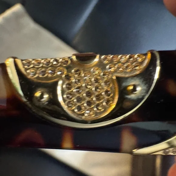 LOUIS VUITTON Iris Sunglasses Brown - Picture 8 of 11